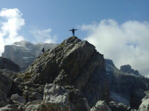 https://www.albaniapertutti.it/2023/06/11/turismo-da-sviluppare-2013-in-montagna-don-gianfranco-cadenelli/